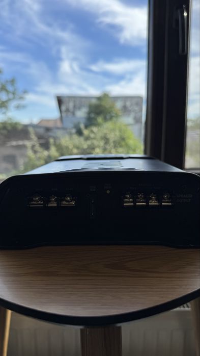Amplificator JBL