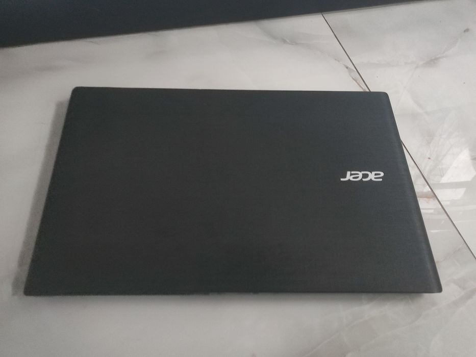 Laptop Gaming Acer E17 - i7-6500u/12gb/256gb + 500gb/Nvidia 940M 4GB