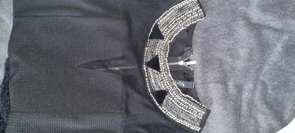 Tricou elegant    .