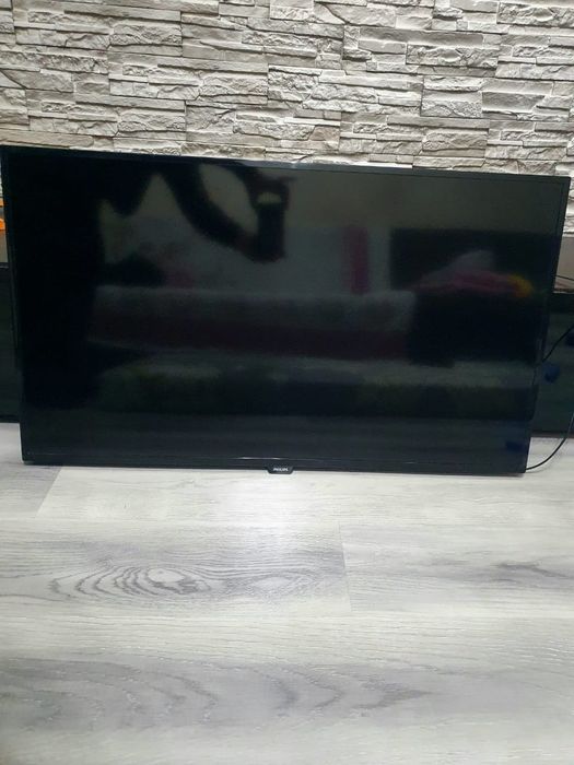 Продам телевизор Филипс диагональ 40дюймов(101 см) в отличном состояни