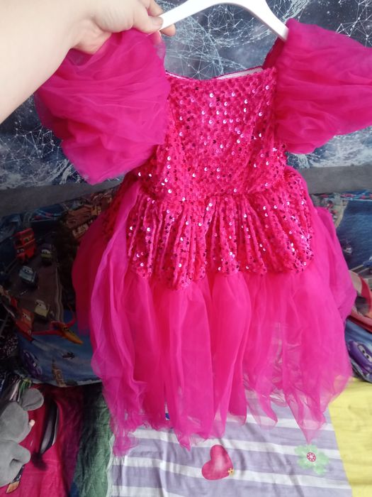 Продам детское шикарное платье