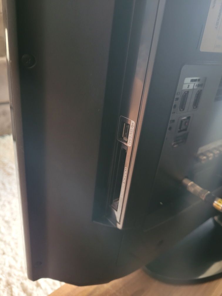 Телевизор Samsung UE32EH5000 – 32 инча, Full HD