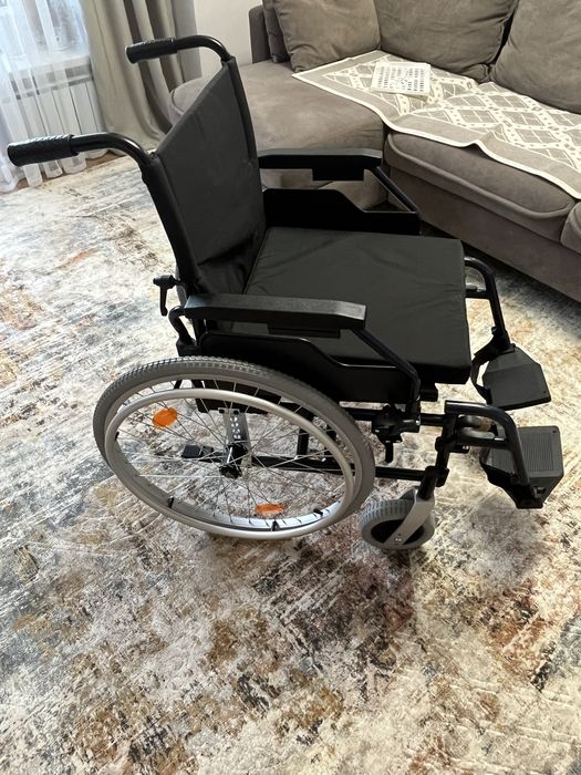 Коляска механическая Ortonica Delux 590. Находится в Костанае.