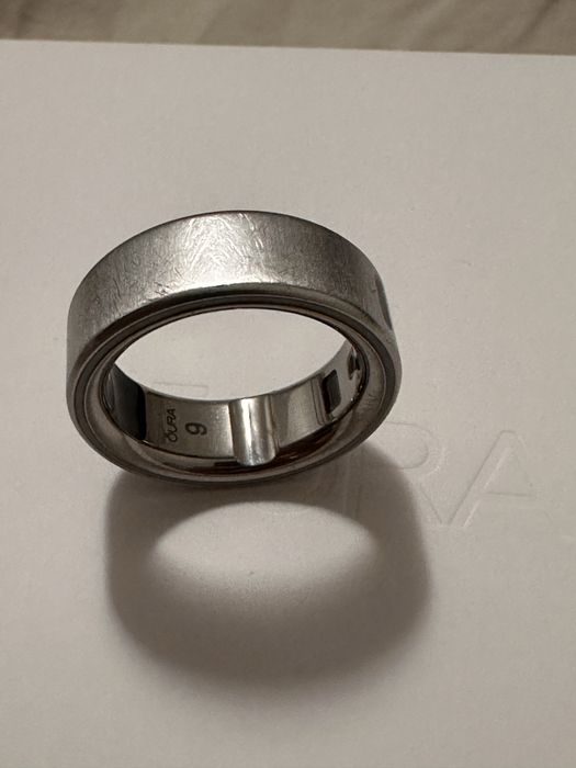 Oura ring 4, brushed silver, 9
