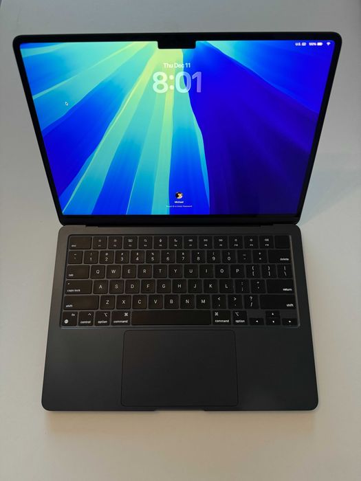 Като нов MacBook Air M2, 13.6 инча, 8 GB RAM, 256 GB памет