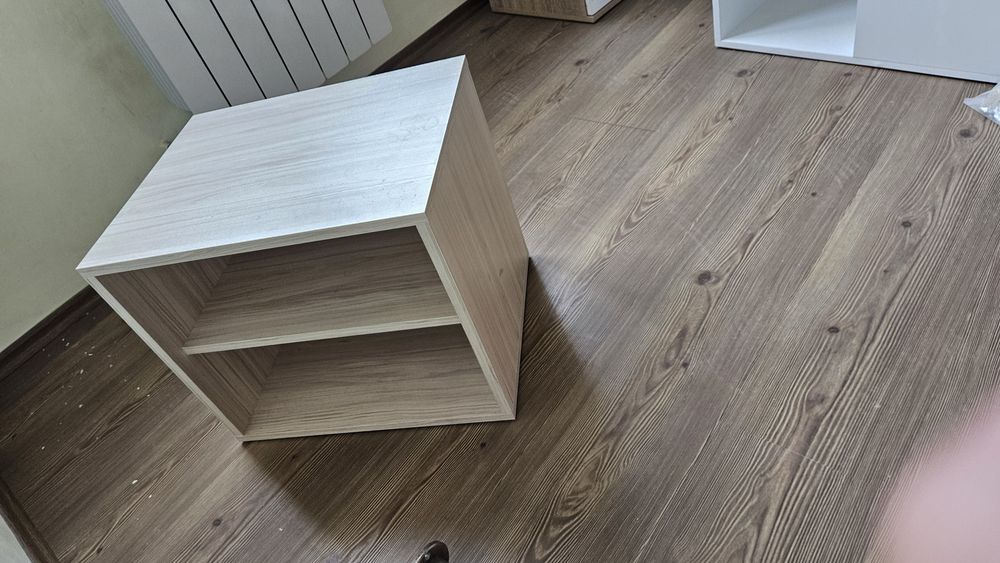 Диван, масивни маси, столове, легла, шкафове