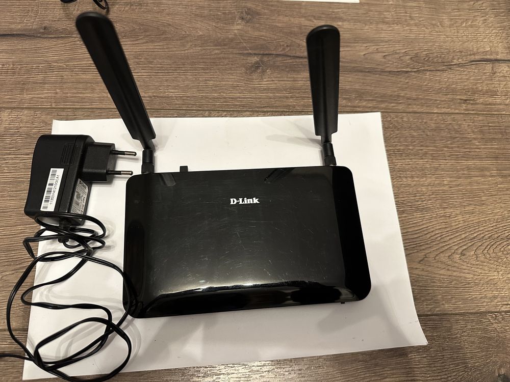 Router Wireless D-link DWR-921 cu slot SIM card, LTE 4G