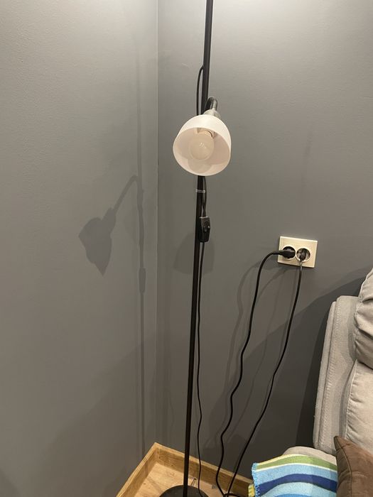 Стояща лампа на той