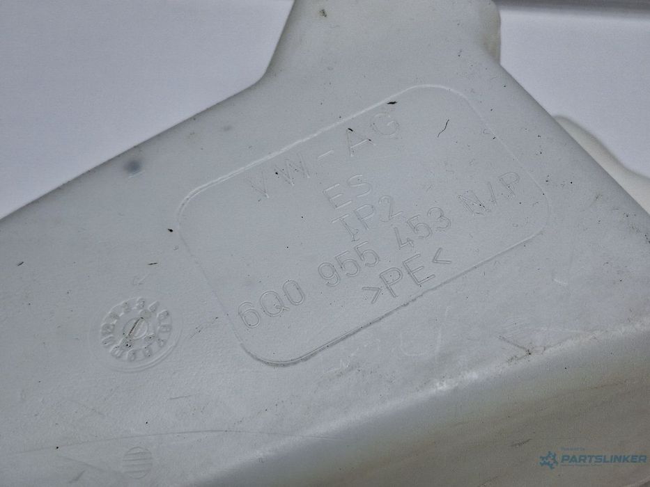 Vas/rezervor lichid de spalare parbriz VOLKSWAGEN POLO 9N_ 2001 - 2012 16V AUA, BBY, BKY 6Q0955453N