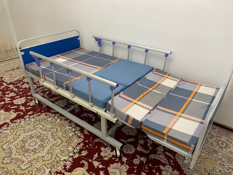 Продается мелицинская кровать, с противопролежневым матрасом