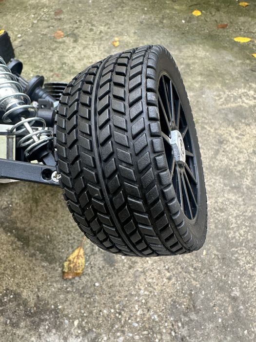 Automodel reely 1:8 nitro