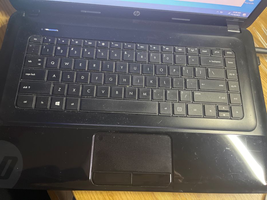 HP 2000 Notebook AMD E-300 APU Radeon HD 1.30GHz 4GB Ram