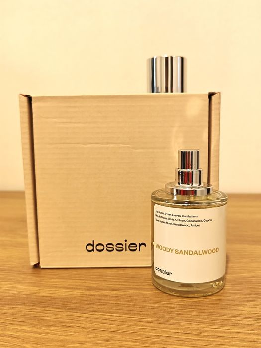 Apă de parfum Dossier Woody Sandalwood *violetă*ambră*musc*cardamon