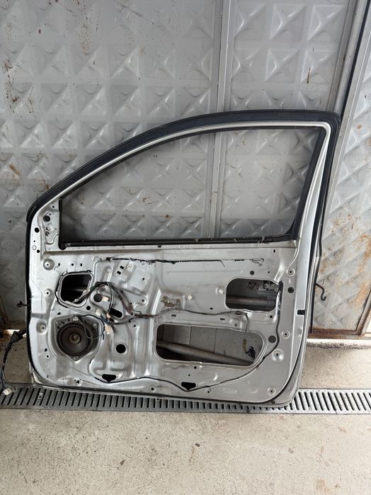 Предна врата за тойота ярис