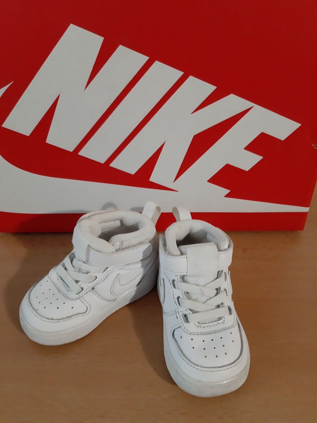 Спортни обувки NIKE COURT B