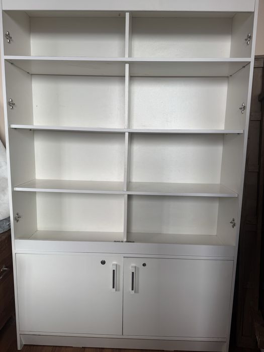 Мебель шкаф и тумба с зеркалом