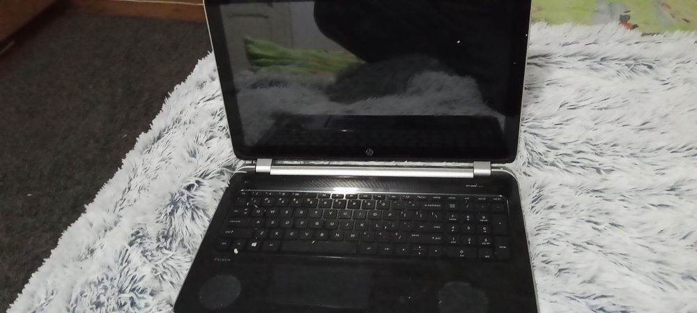 Laptop HP impecabil