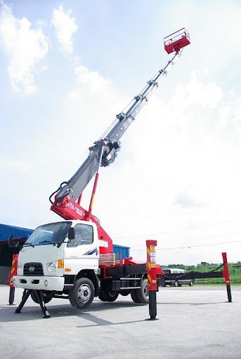 Аренда автовышки 25-28 метров агп кобра вышка