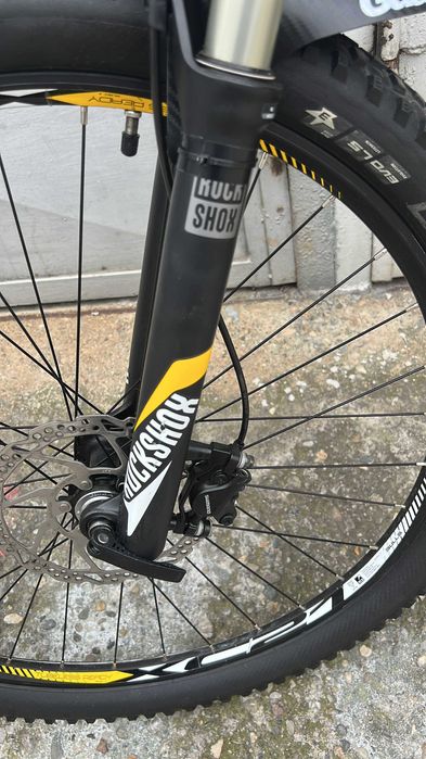 bicicleta MTB Bulls roti 27,5  greutate 11.4 Kg marimea 46 (M)