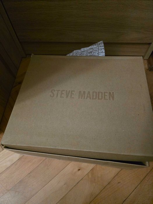 Стилни дамски обувки за шоу