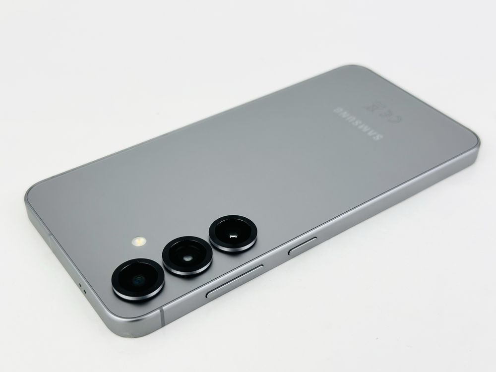 НОВ! Samsung Galaxy S25 5G 256GB 12RAM Silver 2г. Гаранция!
