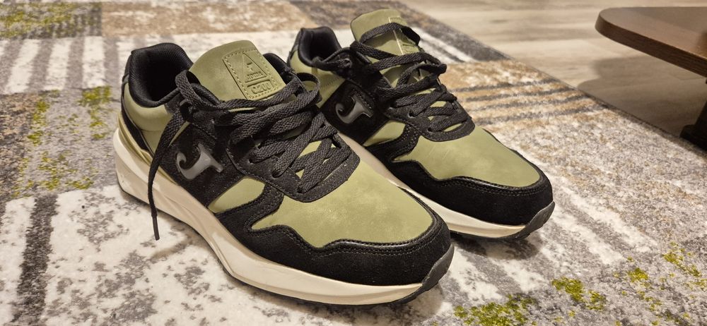 Adidasi Joma impecabili