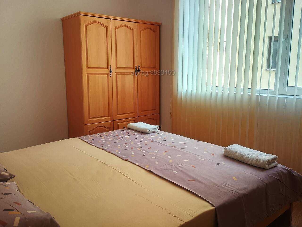 Тристаен с басейн на покрива и панорамна гледка, две бани, паркомясто