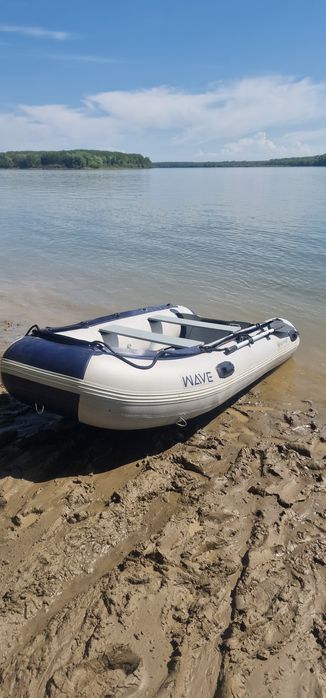 Barca cu motor de 4 cp