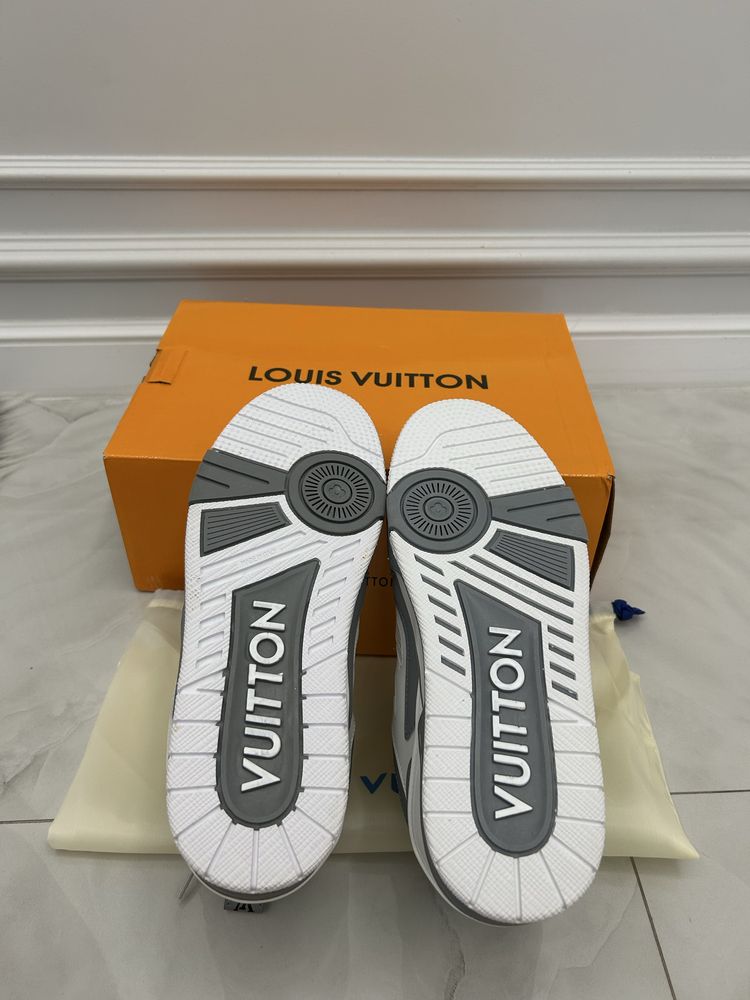Adidasi Louis vuitton (marime 42)