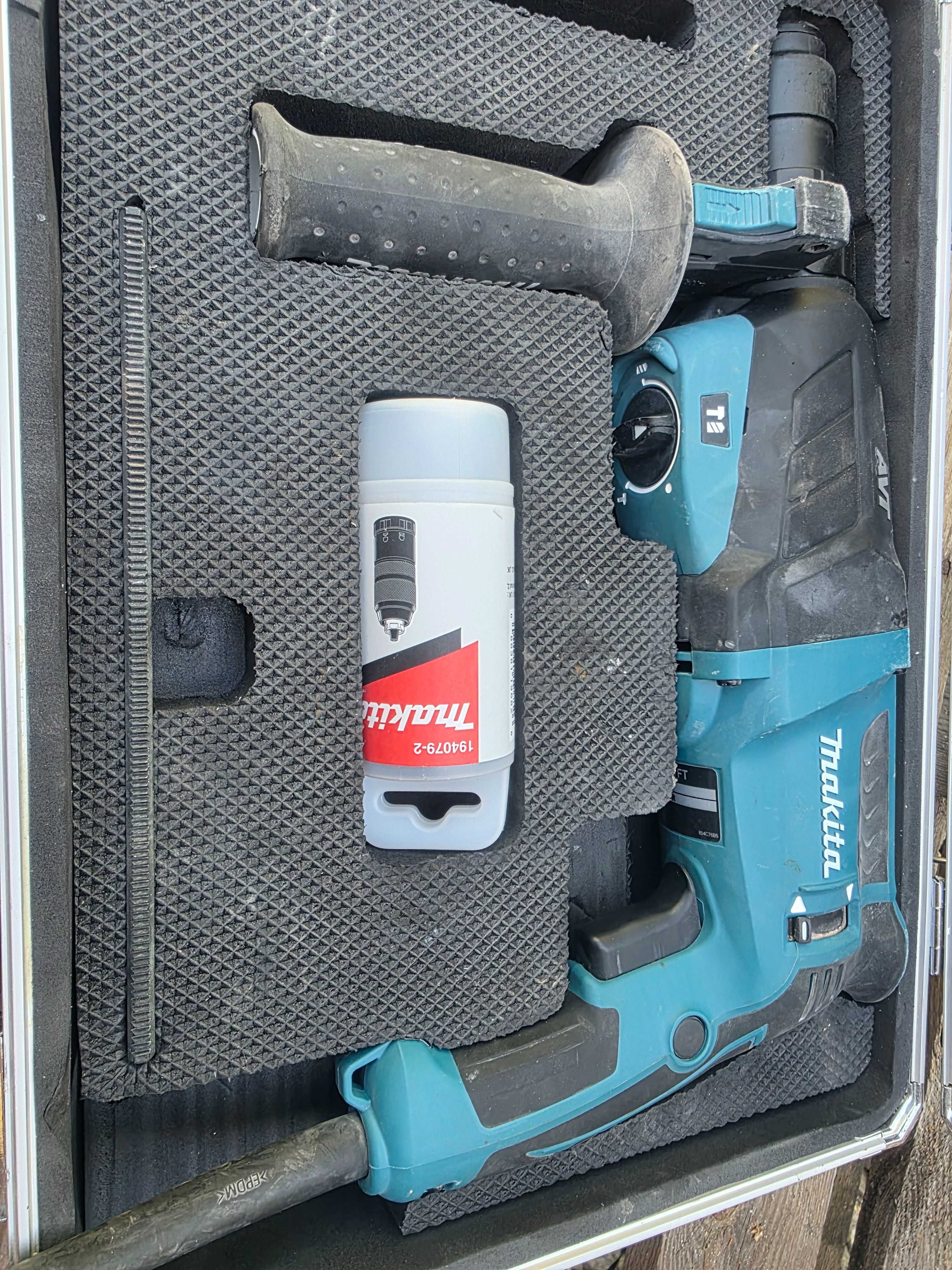 Makita HR2631FT ciocan rotopercutor si demolator electric 2,4 J
