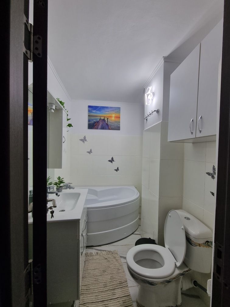 Închiriez apartament 2 camere ultracentral