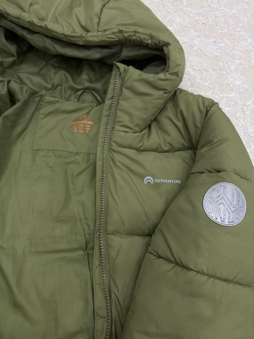 Продам теплую куртку для девочек 10-12лет