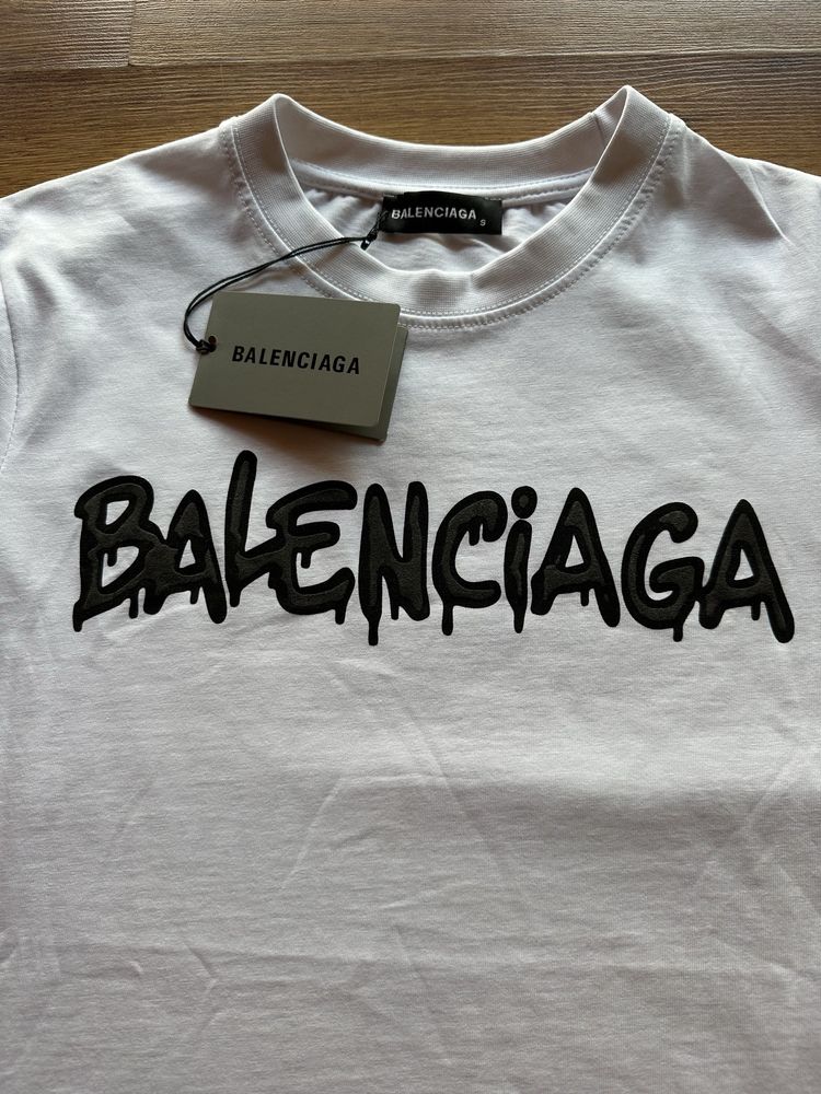 Мъжка,памучна,бяла тениска Balenciaga