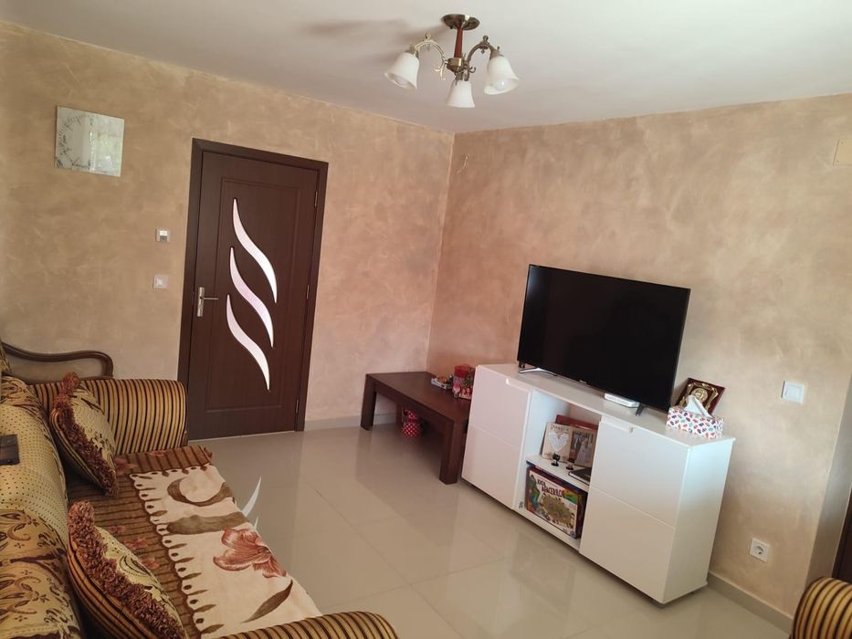 Casă de vânzare 3 camere.