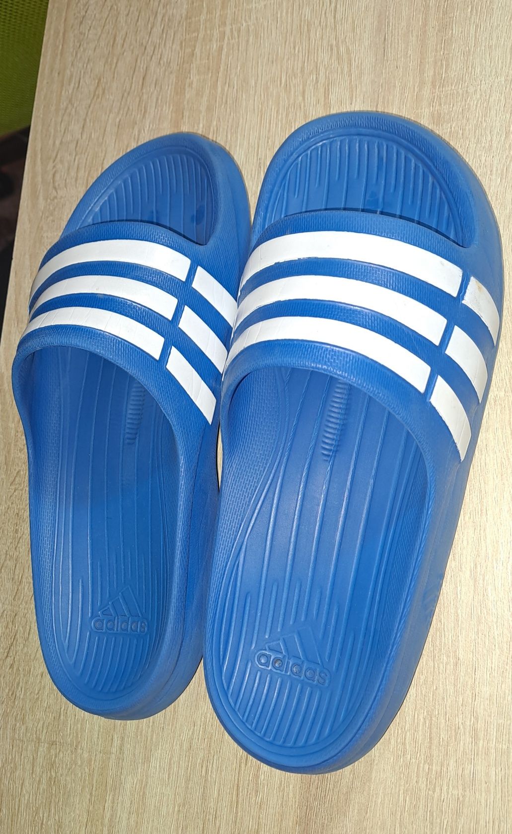 OCAZIE!!!Slapi Adidas aproape noi,nr.35-36