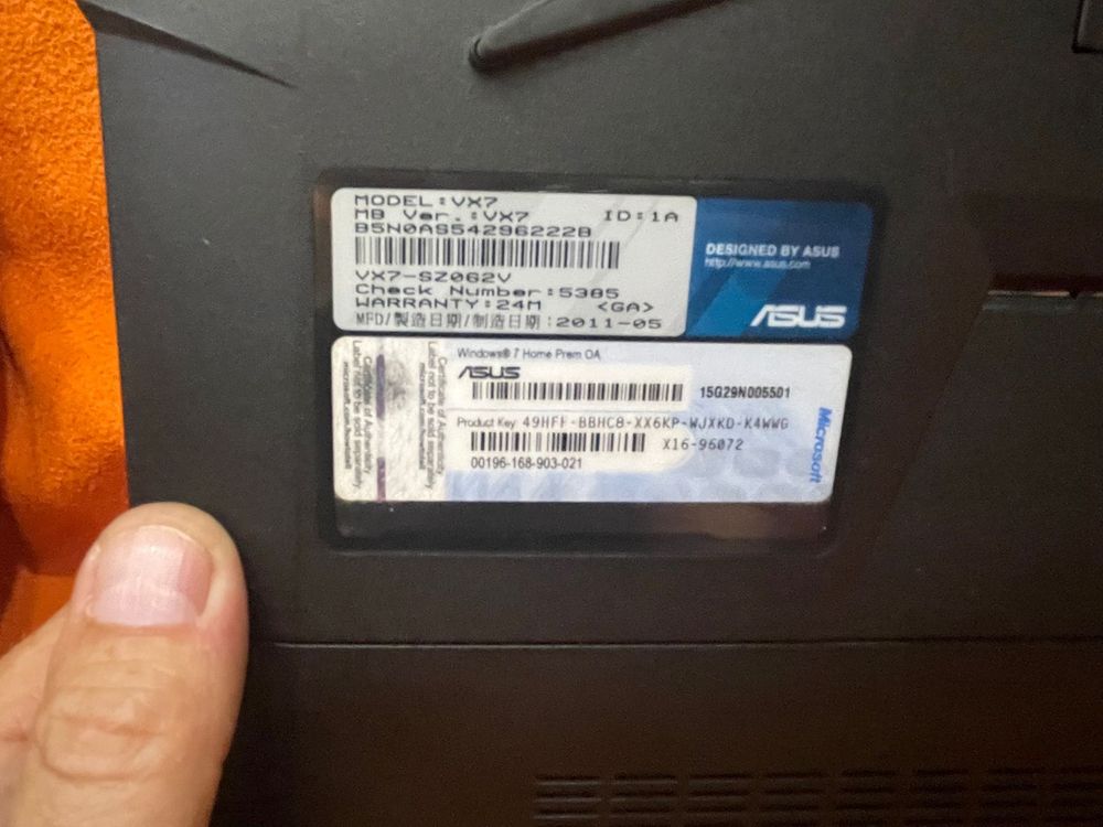 Vând Asus lamborghini vx7