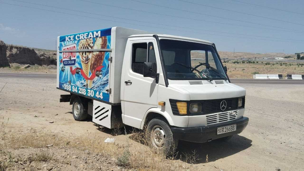 Mercedes Refregerator