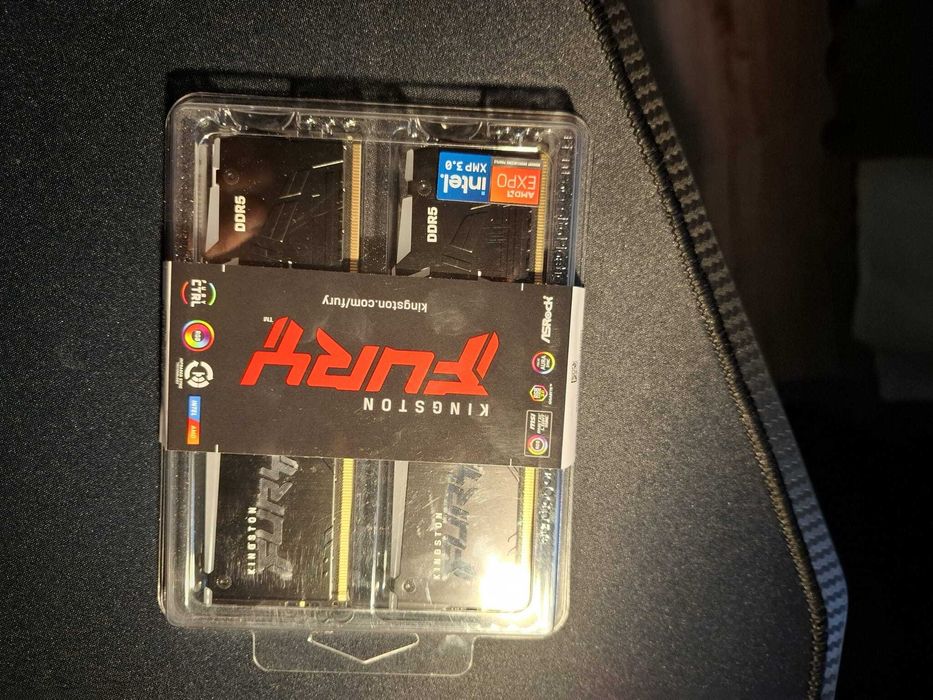 VAND Kingston FURY Beast RGB 64GB (2x32GB) DDR5 6000MHz CLS 30 nou