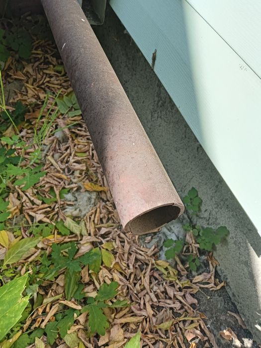 Труба металлическая пятидесятка.