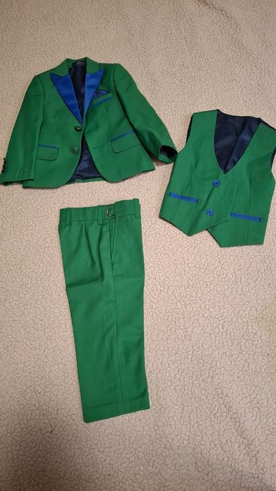 Классический костюм тройка на мальчика 2года