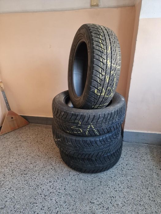 Гуми 215-60-17 зимни