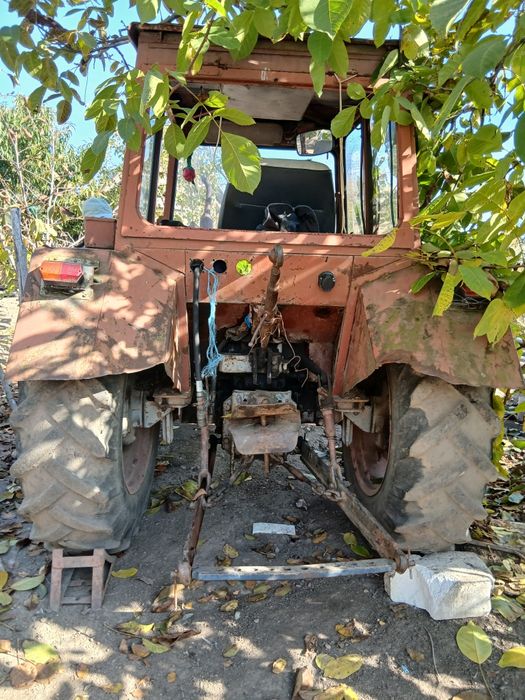 Vând tractor, remorca și plug