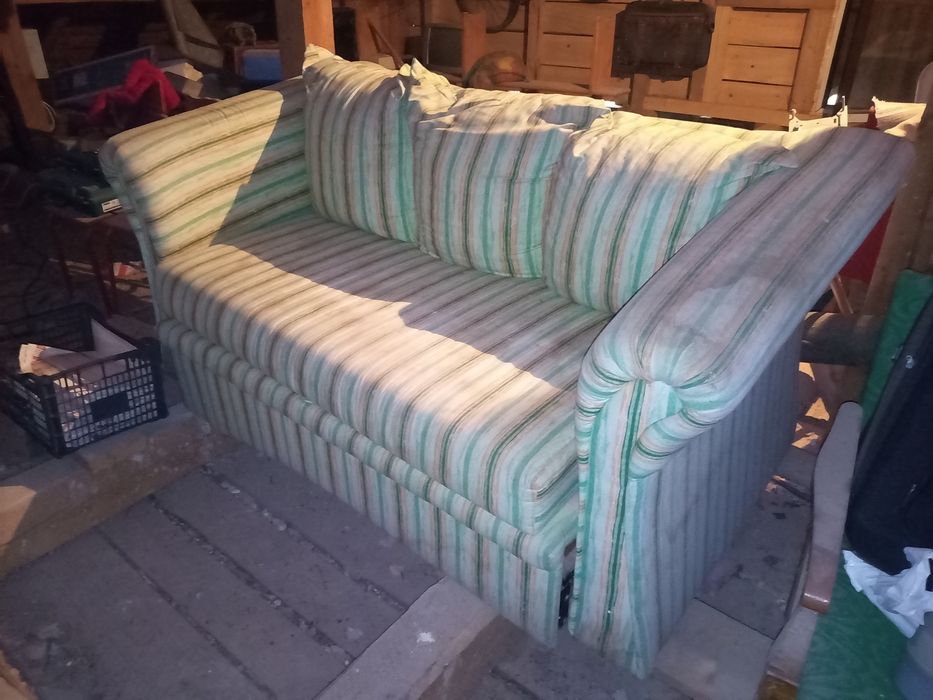 Vând Canapea tip pat