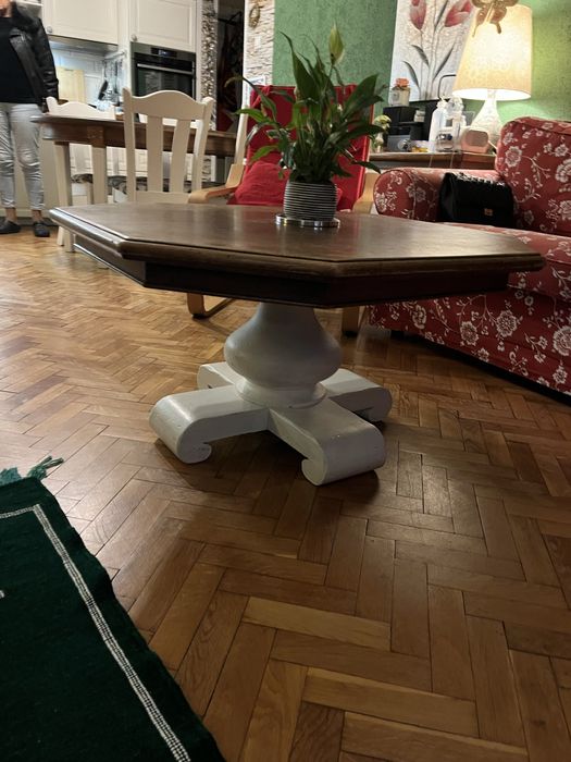 Трапезна маса и столове ,изцяло от естествено дъбово дърво