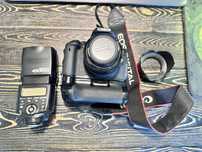 Canon 700D с обьективом 50mm и вспышкой