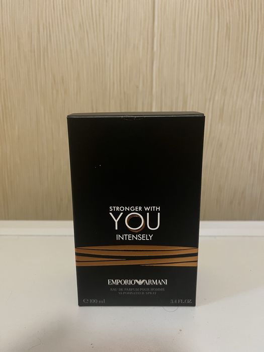 Vand parfum Emporio Armani intensely.