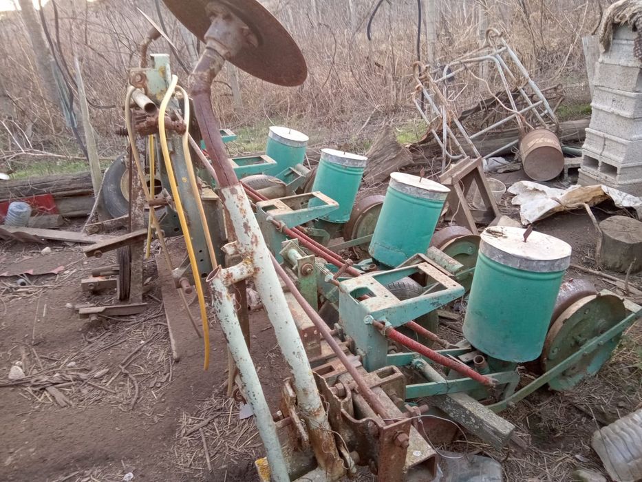 Urgent Tractor UTB U850  (6 cilindri in linie).