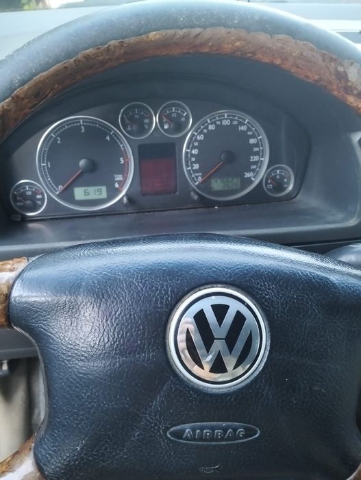 Preț 150 € sau la schimb cu animale mai multe detalii la telefon