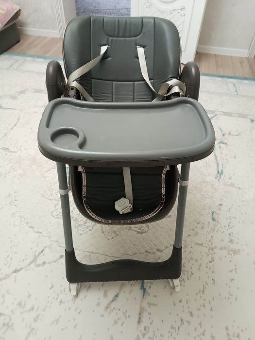 Детский стульчик для кормления