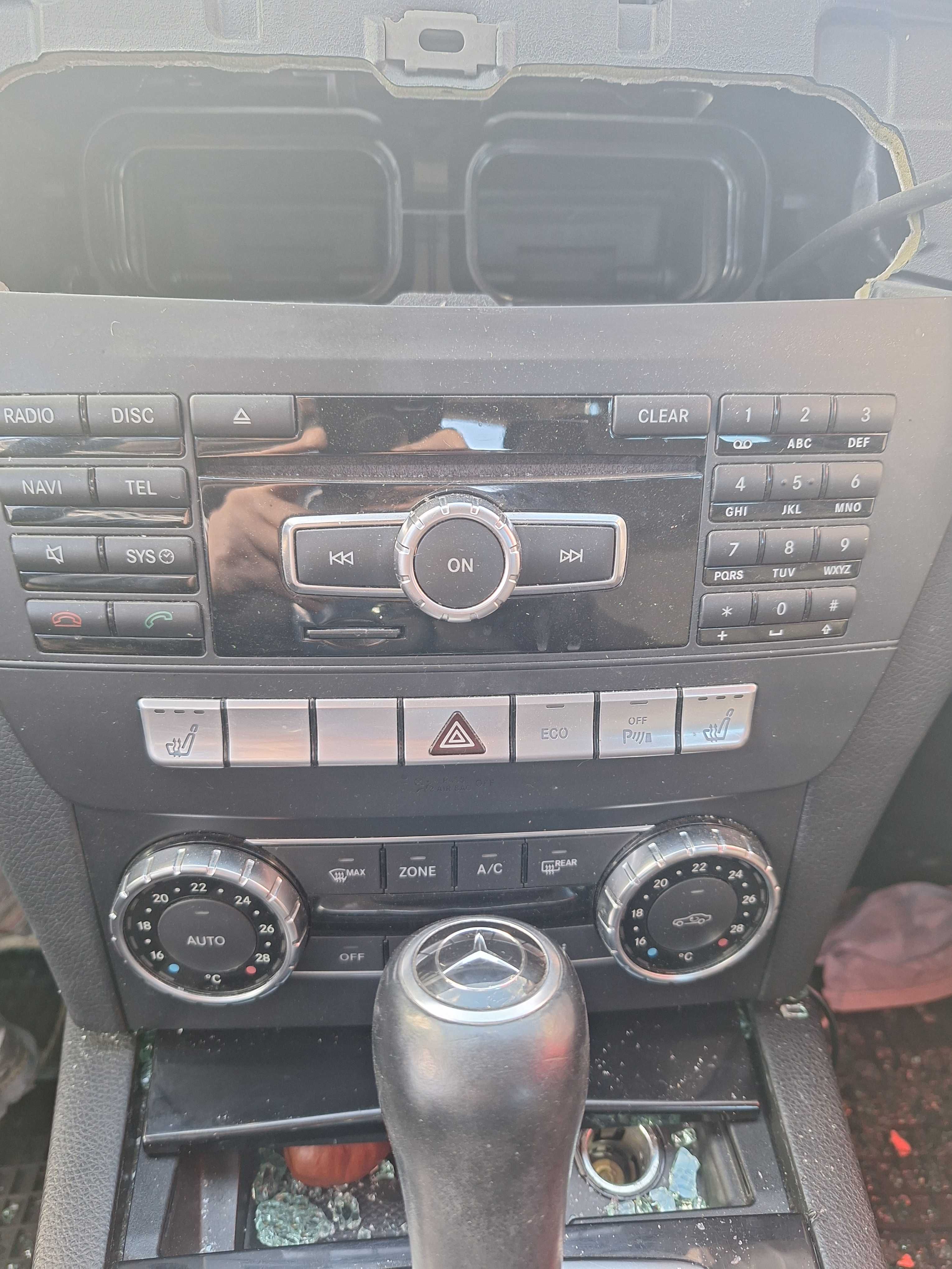 Мерцедес W204 2011 г. На части код 651